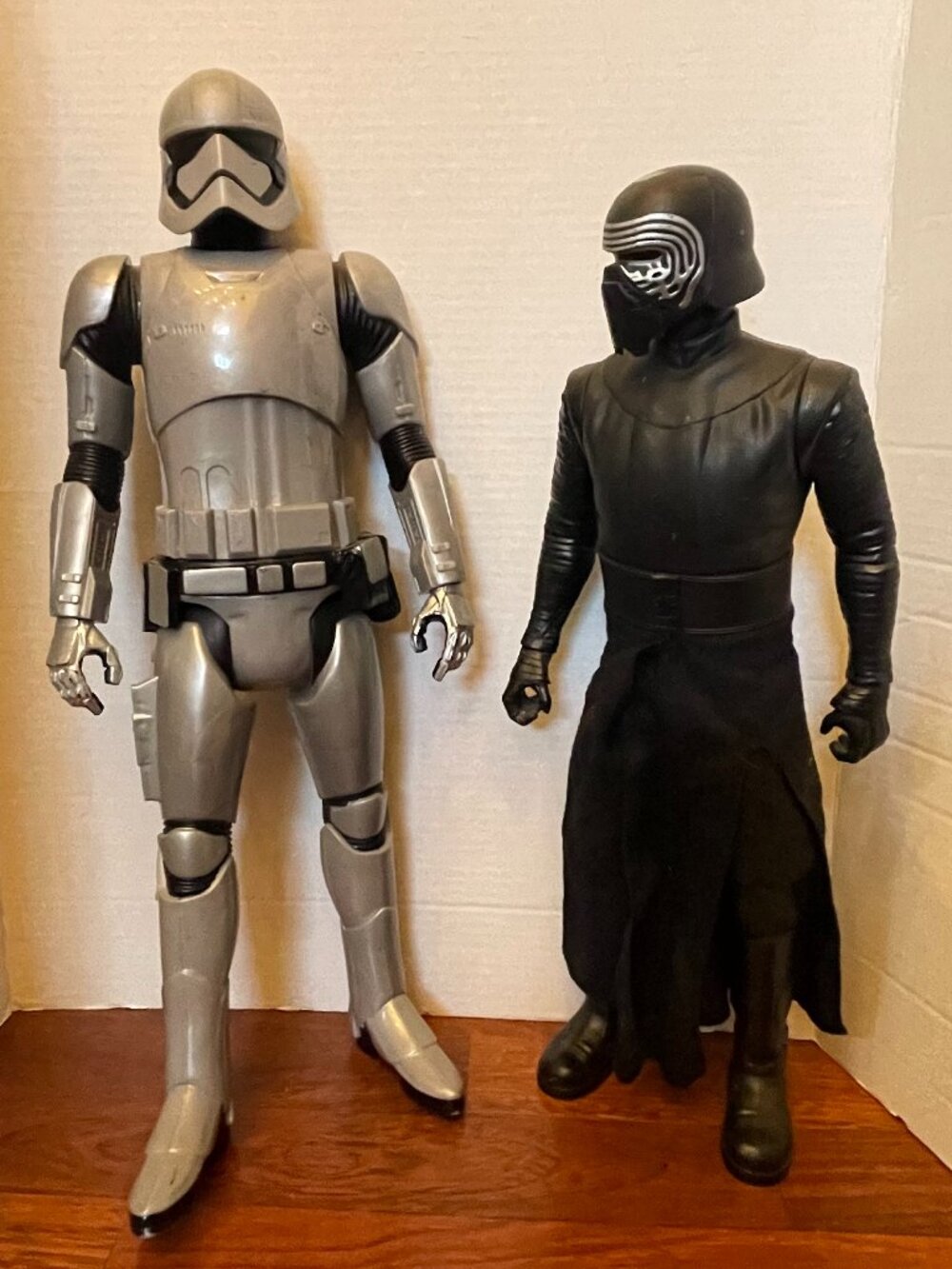 Star Wars Action Figures Kylo-Ren 18" & Silver Captain Phasma 20"